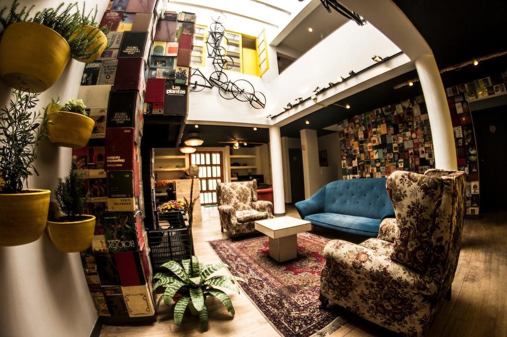 12:12 Hostels Bogota Luaran gambar