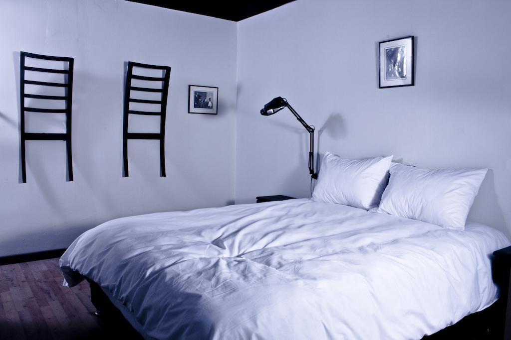 12:12 Hostels Bogota Bilik gambar