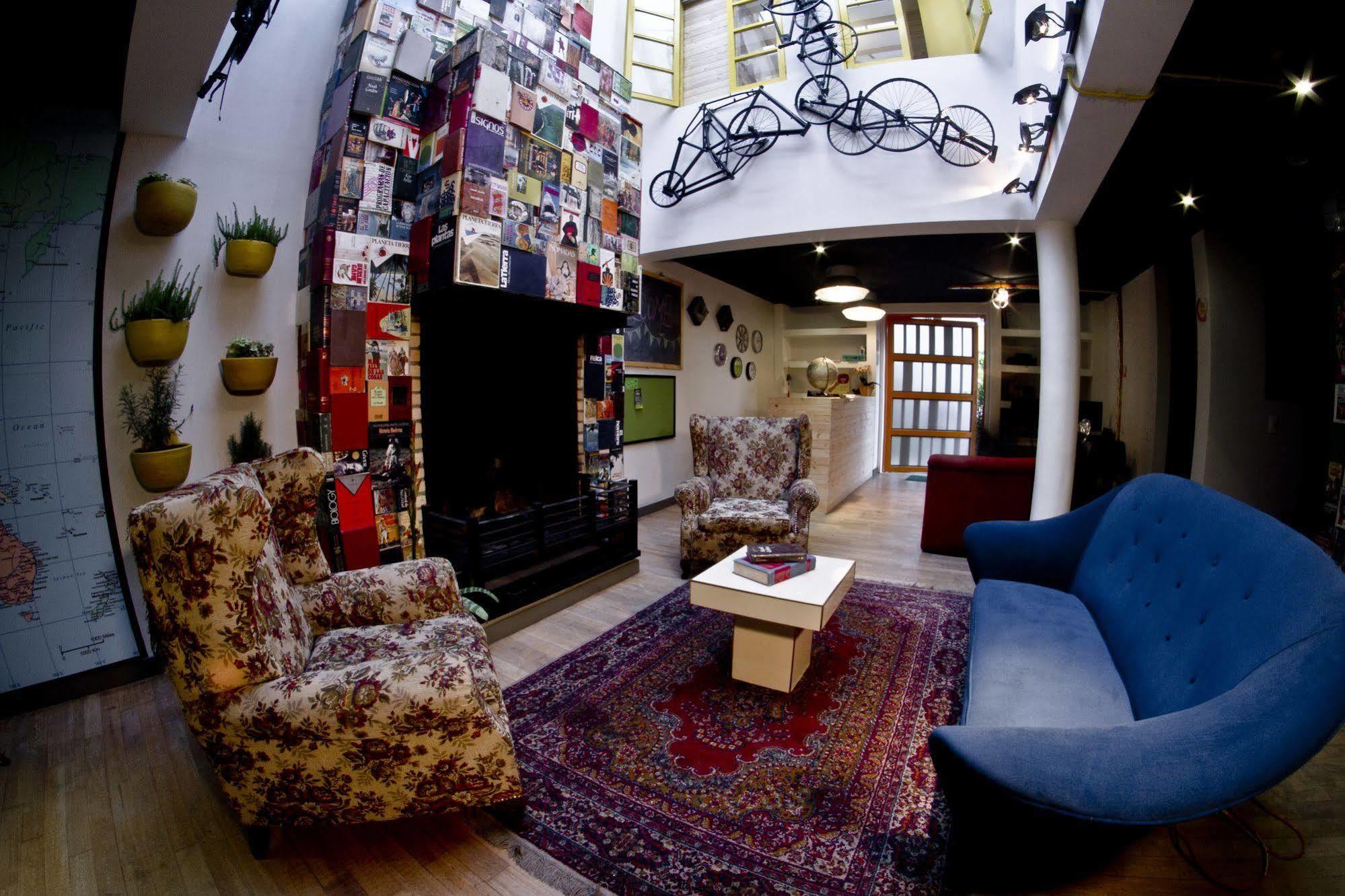 12:12 Hostels Bogota Luaran gambar